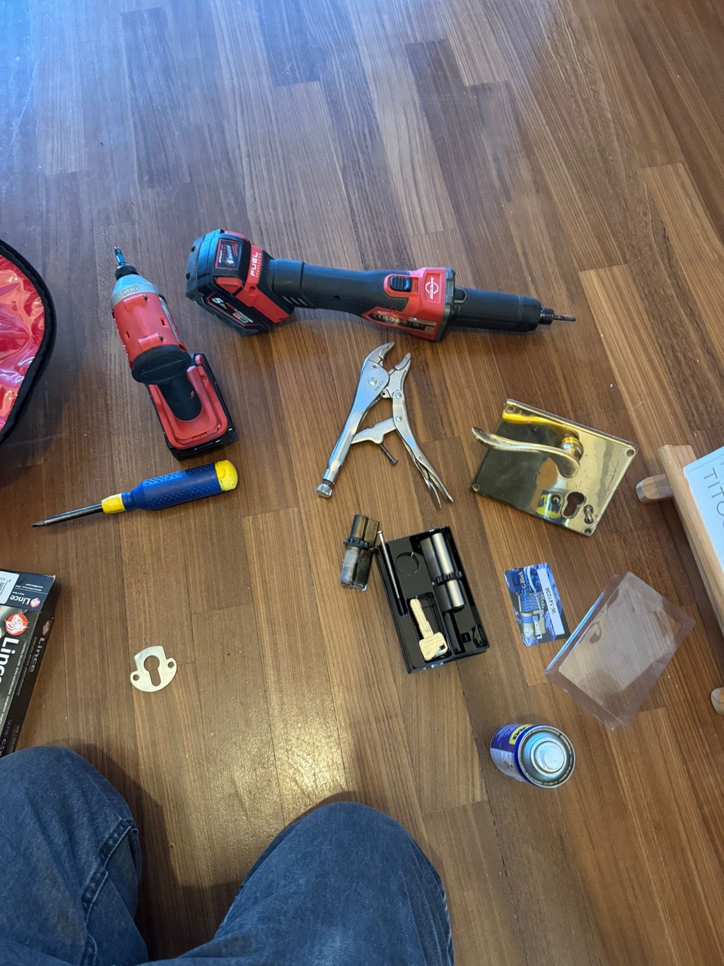 Outillage professionnel de serrurier